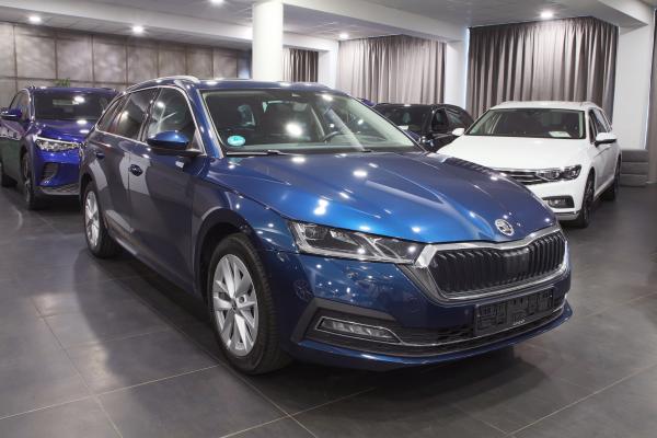 Škoda Octavia 4 Combi Style 2.0 TDI 110kW DSG / Virtual cockpit / Matrix Led / ALU 17''+ zimní sada