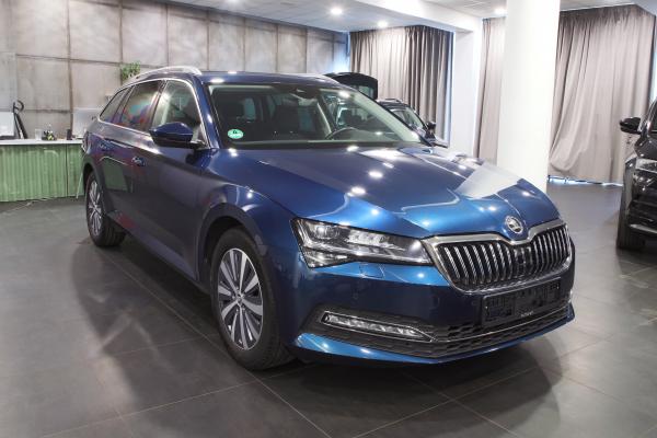 Škoda Superb 3 Combi Style 2.0 TDI 110kW DSG / Facelift / Matrix Led / Virtual Cockpit / ALU 17''