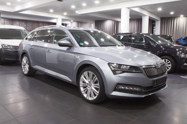 Škoda Superb 3 Combi iV 1.4 eTSI 150kW DSG Laurin & Klement / Facelift / Webasto / Matrix Led / Virtual Cockpit / ALU 19''