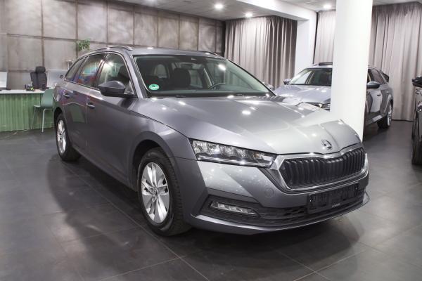 Škoda Octavia 4 Combi 2.0 TDI 110kW DSG / Virtual Cockpit / 2x sada ALU 16''