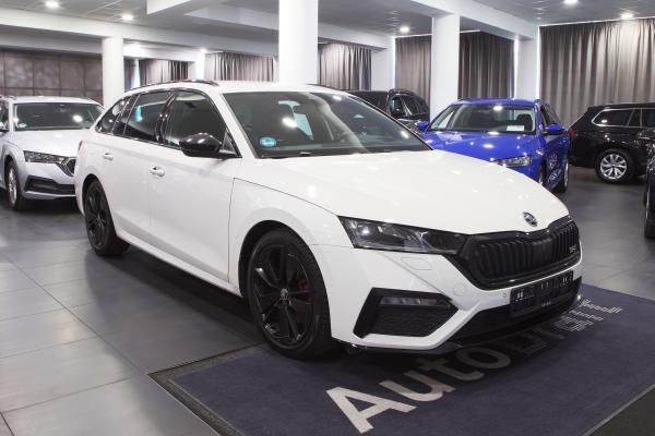 Škoda Octavia 4 Combi RS 2.0 TDI 147kW DSG / Virtual Cockpit / Matrix Led /  ALU 18''