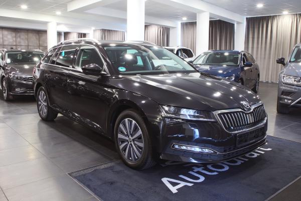 Škoda Superb 3 Combi Style 2.0 TDI 110kW DSG / Facelift / Virtual Cockpit / Matrix Led / ALU 17''+ zimní sada