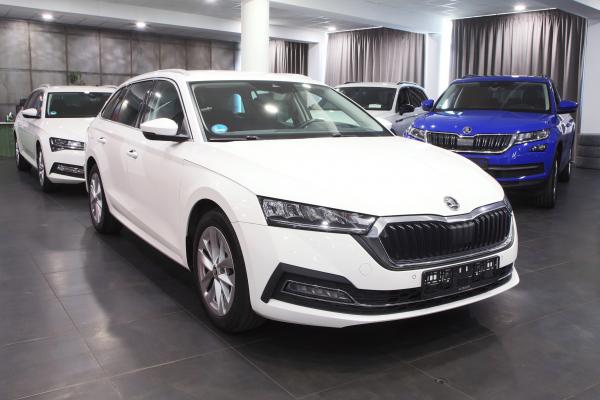 Škoda Octavia 4 Combi Style 2.0 TDI 110kW DSG / Webasto / Virtual cockpit / ALU 17''+ ALU 16''