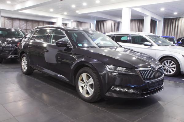 Škoda Superb 3 Combi Style 2.0 TDI 140kW 4x4 DSG / Facelift / Matrix Led / Virtual cockpit / ALU 17''