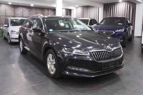 Škoda Superb 3 Combi Style 2.0 TDI 140kW 4x4 DSG / Facelift / Matrix Led / Virtual cockpit / ALU 17''