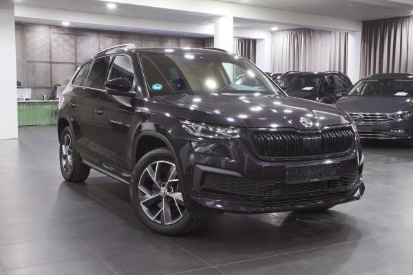 Škoda Kodiaq 2.0 TDI 147kW 4x4 DSG Sportline / Facelift 2022 / Virtual Cockpit / ALU 19''+ ALU 17''