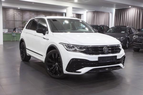Volkswagen Tiguan 4Motion 2.0 TDI 147kW 4x4 DSG R-Line / Facelift / Virtual Cockpit / ALU 20''