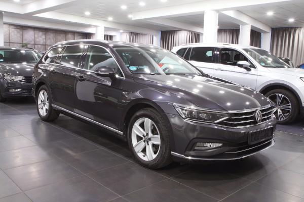 Volkswagen Passat B8 Variant Elegance 2.0 TDI 110kW DSG / Facelift / Matrix Led / Virtual Cockpit / 2x sada ALU 17''