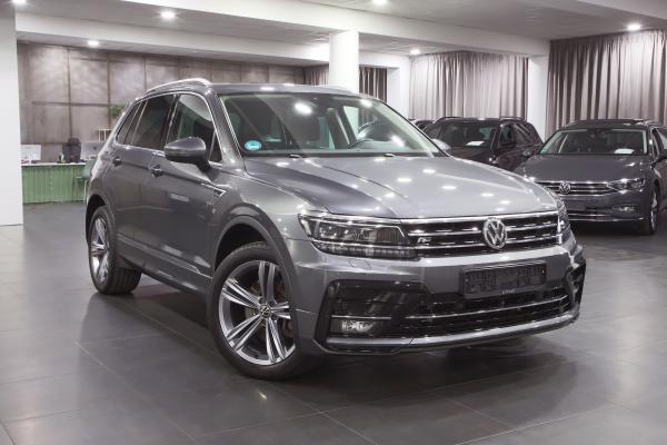Volkswagen Tiguan Highline 4Motion 2.0 TDI 140kW 4x4 DSG R-Line / Webasto / Virtual Cockpit / ALU 19''+  ALU 17''