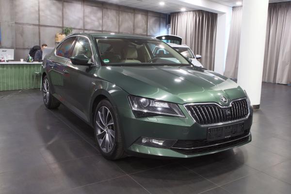 Škoda Superb 3 Lim. 2.0 TDI 110kW Manual Laurin & Klement / ALU 18''