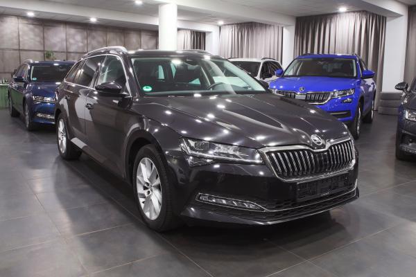 Škoda Superb 3 Combi Style 2.0 TDI 110kW DSG / Facelift / Matrix Led / 2x sada ALU 17''