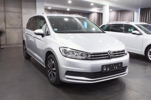 Volkswagen Touran 2.0 TDI 110kW DSG / ALU 16''