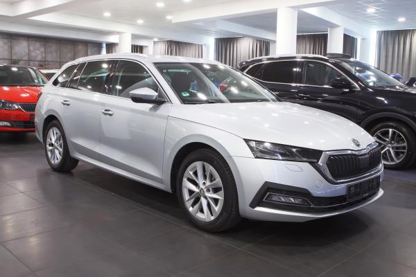 Škoda Octavia 4 Combi Style 2.0 TDI 110kW DSG / Matrix Led / Virtual cockpit / ALU 17''