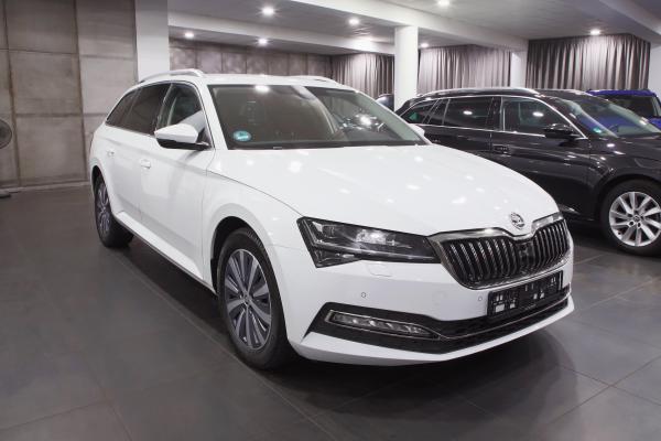 Škoda Superb 3 Combi Style 2.0 TDI 110kW DSG / facelift / Matrix Led / Virtual Cockpit / ALU 17''+ ALU 16''