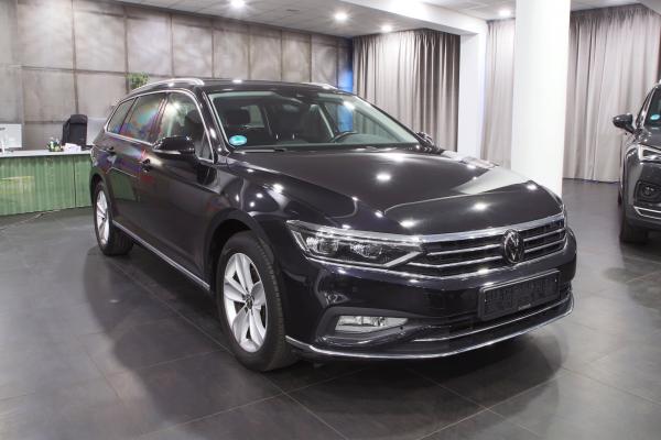 Volkswagen Passat B8 Variant 2.0 TDI 110kW Man. / Facelift / Virtual Cockpit / Matrix Led / ALU 17''+ ALU 16''
