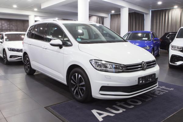 Volkswagen Touran 2.0 TDI 110kW DSG / Webasto / ALU