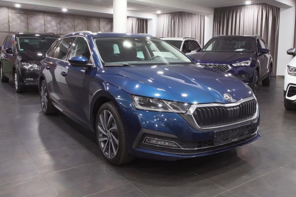 Škoda Octavia 4 Combi iV Style 1.4 TSI 150kW DSG / Virtual Cockpit / 2x sada ALU 17''