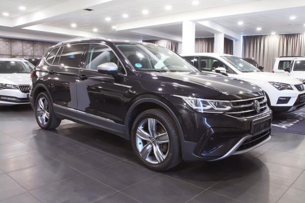 Volkswagen Tiguan Elegance 4Motion 2.0 TDI 147kW 4x4 DSG / Facelift / Virtual cockpit / ALU 19''+ ALU 18''