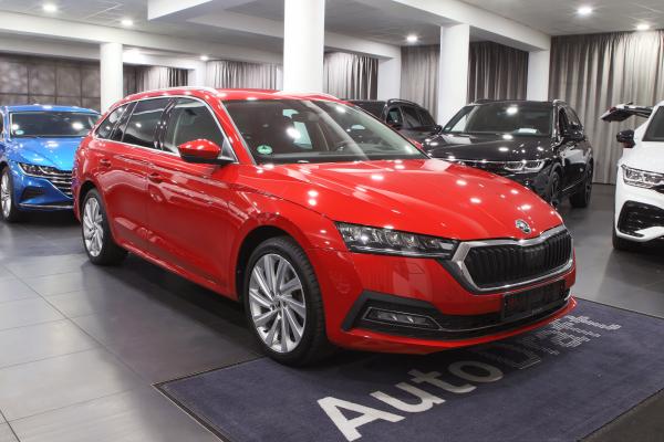 Škoda Octavia 4 Combi iV Style 1.4 TSI 150kW DSG / Virtual cockpit / ALU 18''+ ALU 17''