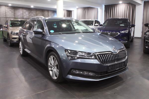 Škoda Superb 3 Combi Style 2.0 TDI 140kW DSG / Facelift / Matrix Led / Virtual cockpit / ALU 18''+ ALU 16''