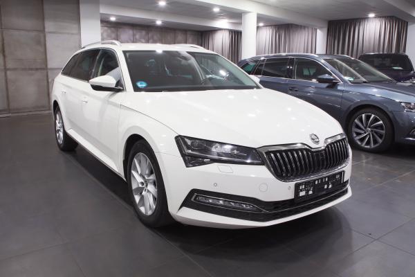 Škoda Superb 3 Combi Style 2.0 TDI 110kW DSG / Facelift / Matrix Led / Virtual cockpit / ALU 17''+ zimní sada