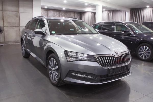 Škoda Superb 3 Combi 2.0 TDI 110kW DSG / Facelift / Virtual cockpit / 2x sada ALU 17''