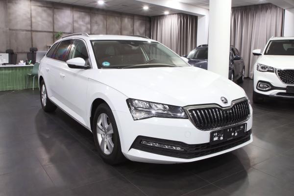 Škoda Superb 3 Combi 2.0 TDI 110kW DSG / Facelift 2020 / Matrix Led / Virtual cockpit / 2x sada ALU 16''
