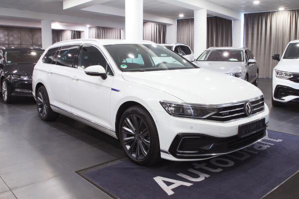 Volkswagen Passat B8 Variant GTE 1.4 TSI 150kW DSG R-Line / Virtual Cockpit / ALU 18''+ ALU 17''