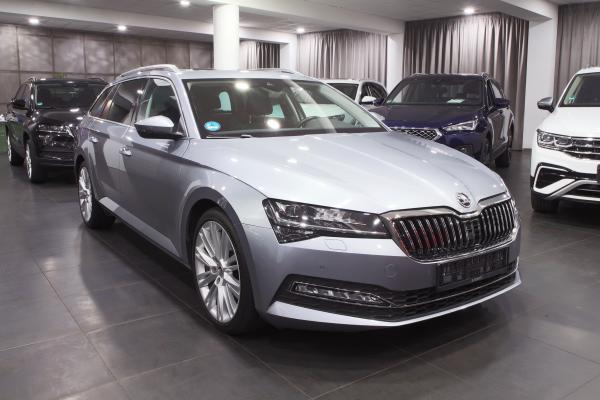Škoda Superb 3 Combi Style 2.0 TDI 140kW DSG / Facelift / Virtual Cockpit / Matrix / ALU 19''