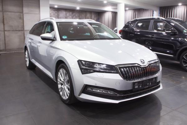 Škoda Superb 3 iV Combi Style 1.4 TSI 160kW / Facelift / Matrix Led / Webasto / Virtual cockpit / ALU 17''+ ALU 16''