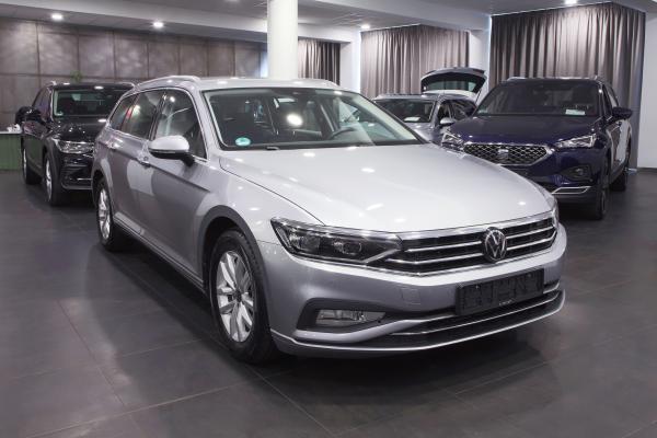 Volkswagen Passat B8 Variant 2.0 TDI 110kW DSG / Facelift / Virtual Cockpit / Matrix Led / ALU 16''