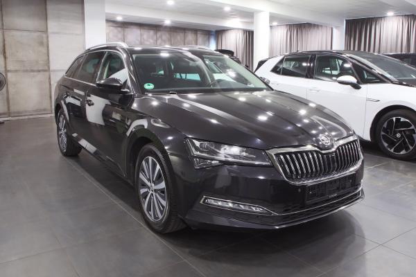 Škoda Superb 3 Combi Style 2.0 TDI 110kW DSG / Facelift / Matrix Led / Virtual cockpit / ALU 17''