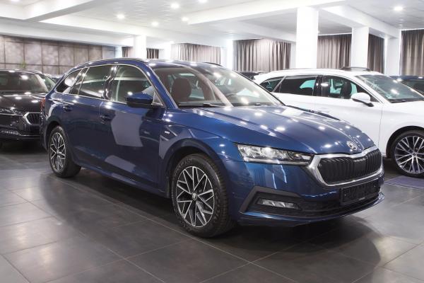 Škoda Octavia 4 Combi 2.0 TDI 110kW DSG / Virtual Cockpit / ALU 17'' + ALU 16''
