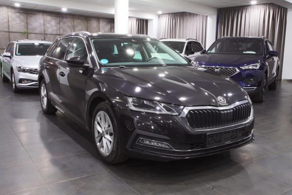Škoda Octavia 4 Combi Style 2.0 TDI 110kW DSG / Virtual cockpit / ALU 17''+ zimní sada