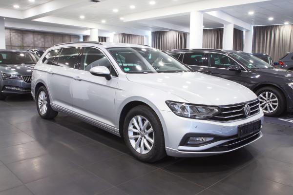 Volkswagen Passat B8 Variant Business 2.0 TDI 110kW DSG / Facelift / 2x sada ALU 16''
