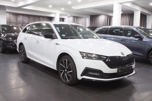 Škoda Octavia iV Combi 1.4 TSI 150kW DSG Sportline / Webasto / Virtual cockpit / ALU 18''+ ALU 17''