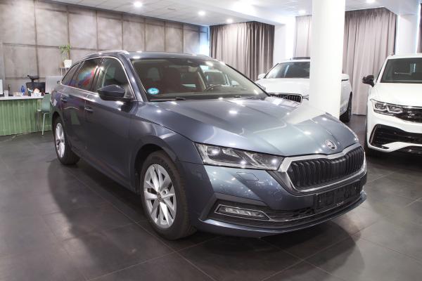 Škoda Octavia 4 Combi Style 2.0 TDI 110kW DSG / Virtual Cockpit / Matrix Led / ALU 17''