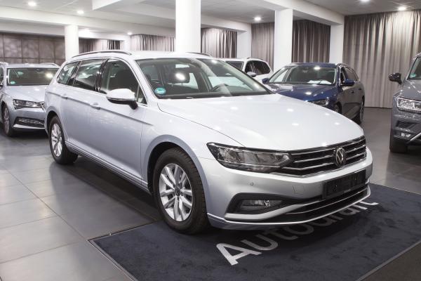 Volkswagen Passat B8 Variant Business 2.0 TDI 110kW DSG / Facelift / ALU 16''+ zimní sada