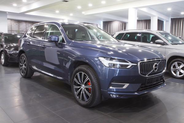 Volvo XC60 B4 140kW Inscription AWD 4x4 AUT. / Int. dětské sedačky / Virtual Cockpit / ALU