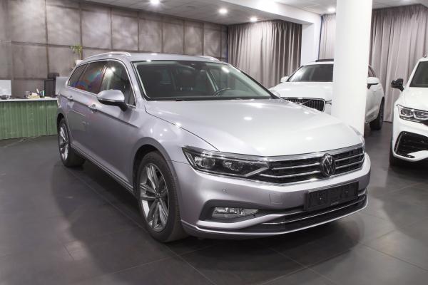 Volkswagen Passat B8 Variant 2.0 TDI 147kW DSG / Facelift / Matrix Led / ALU 18'' / Virtual Cockpit /