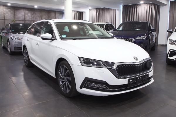 Škoda Octavia 4 Combi Style 2.0 TDI 110kW DSG / Webasto / Virtual Cockpit / ALU 18''+ zimní sada