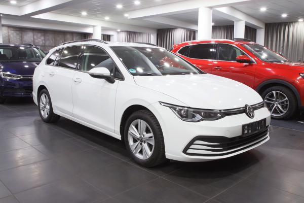 Volkswagen Golf 8 Variant 2.0 TDI 110kW DSG / Virtual Cockpit / ALU 16''+ zimní sada