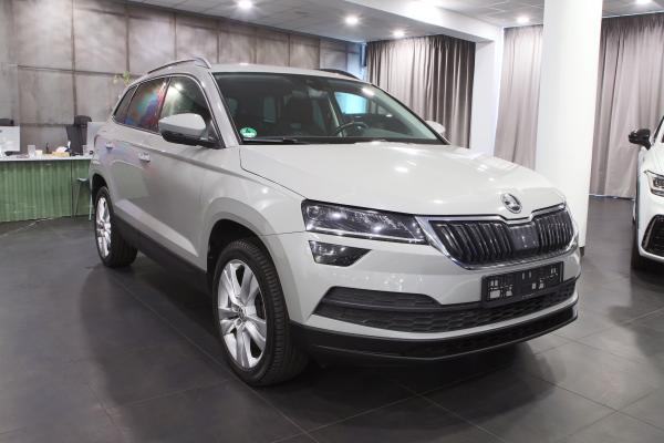 Škoda Karoq Style 2.0 TDI 85kW DSG / Webasto / Virtual Cockpit / ALU 18''