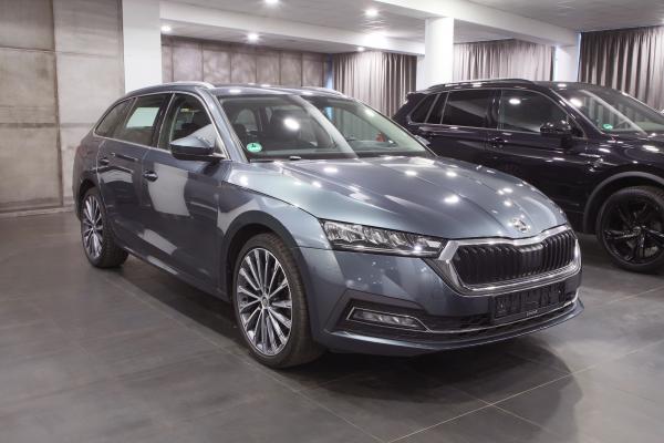 Škoda Octavia 4 iV Combi Style 1.4 TSI 150kW / Virtual Cockpit / ALU 19''