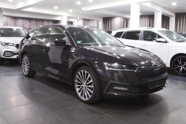 Škoda Octavia 4 iV Combi Style 1.4 TSI 150kW DSG Sport / Virtual Cockpit / ALU 19''
