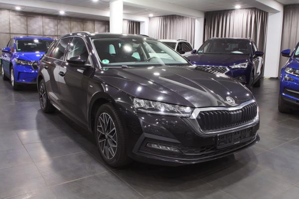 Škoda Octavia 4 Combi 2.0 TDI 110kW DSG / Virtaul Ccokpit / ALU 17''