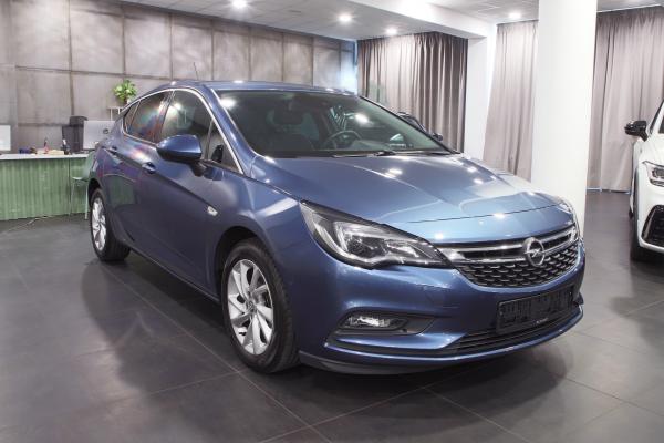 Opel Astra 1.4 Turbo 92kW Manual / ALU 16''+ zimní sada