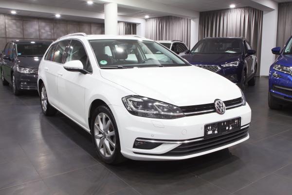 Volkswagen Golf 7 Variant Highline 2.0 TDI 110kW DSG / ALU 17''
