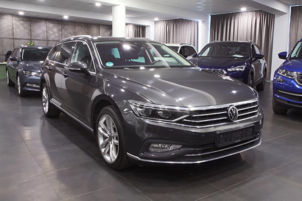 Volkswagen Passat B8 Variant Elegance 4Motion 2.0 TDI 147kW 4x4 DSG / Matrix led / Virtual Cockpit / ALU 18''+ ALU 17''