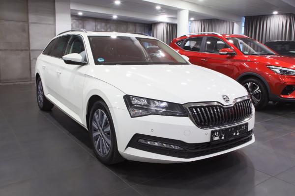 Škoda Superb 3 Combi 2.0 TDI 110kW DSG / Facelift / Matrix Led / Webasto / ALU 17''